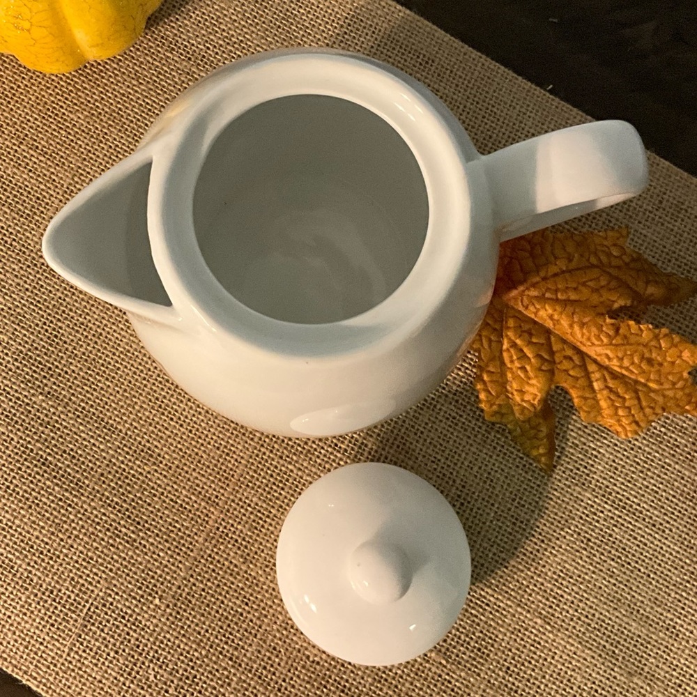 Starbucks Collectible 2015 ceramic teapot with lid - Picture 2 of 6